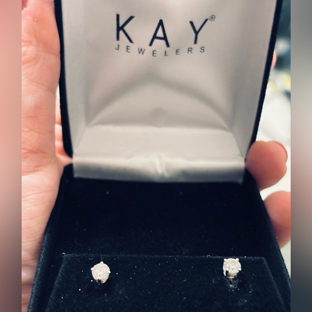 Kay Jewelers Lab 💎 Stud Earrings 💕 New In Box 💌 14k White Gold